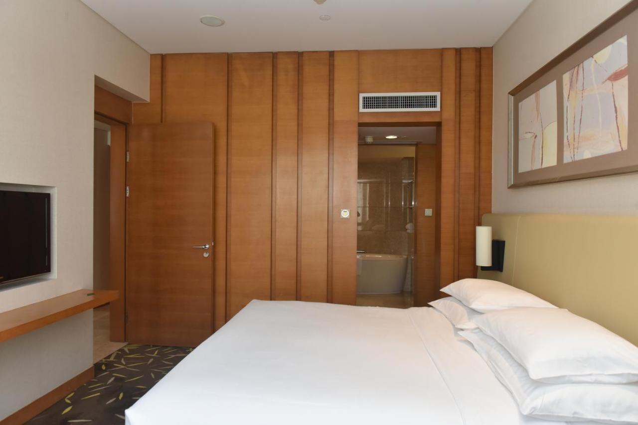 Crowne Plaza Zhongshan Wing On City By Ihg ภายนอก รูปภาพ